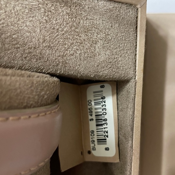 Burberry watch with leather band - Picture 5 of 5